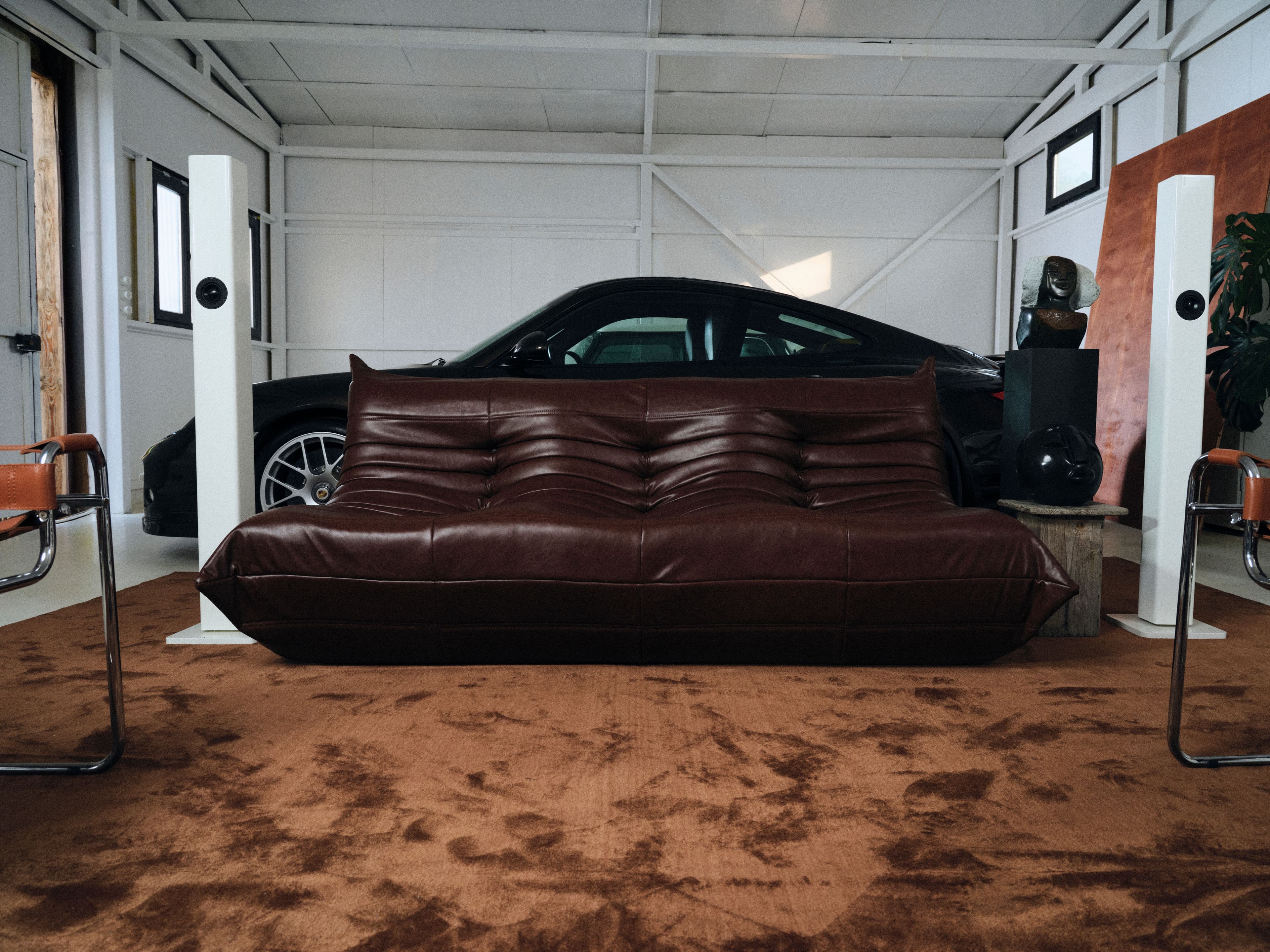 MEN'S CAVE - Full view